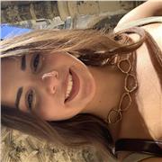 Estudiante de Filología Inglesa en la UR, con conocimientos en economía (bachillerato), latín y C1 de inglés.